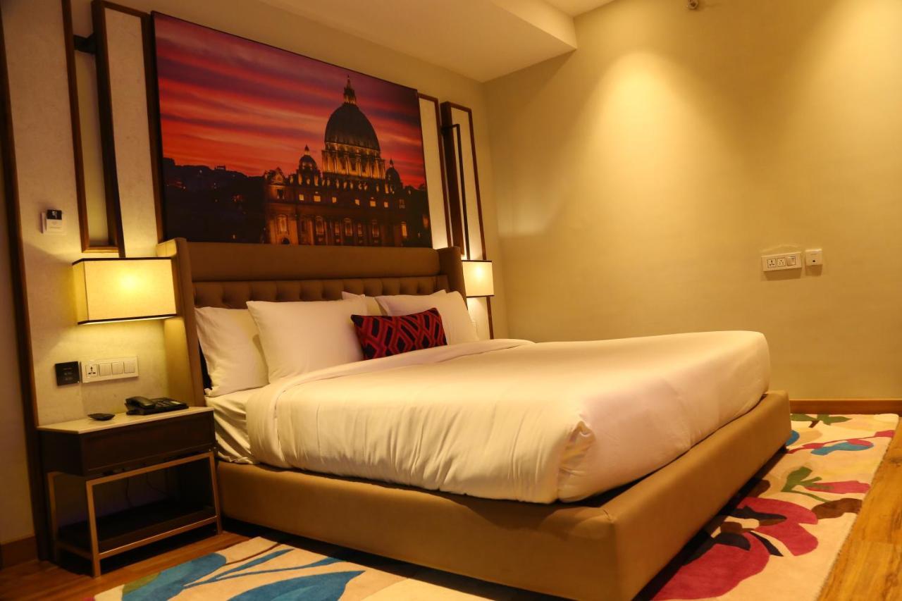 Dreamz Inn&Suites Zirakpur Exterior foto